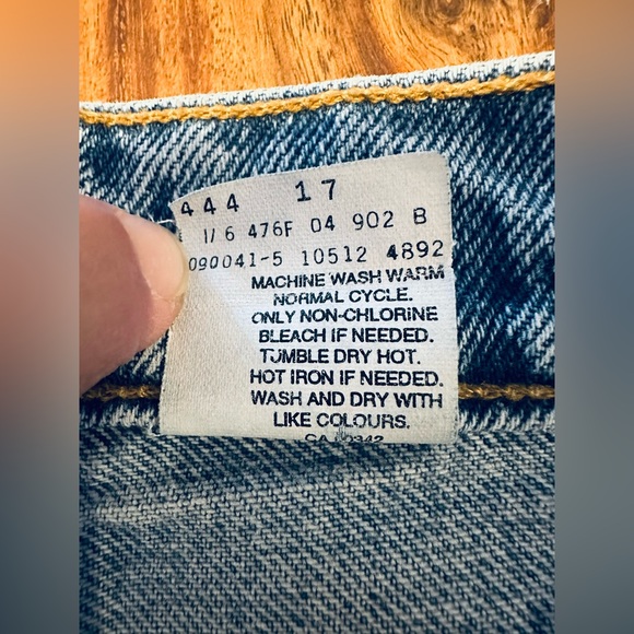 Vintage Levi’s 512 high-rise jeans - Picture 7 of 11